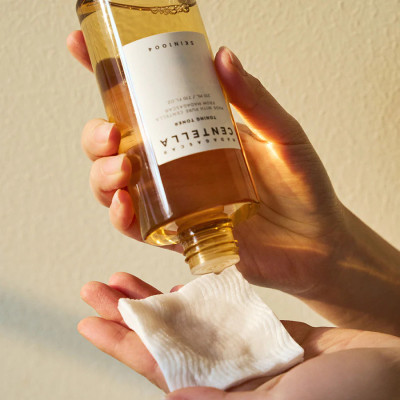 SKIN1004 - MADAGASCAR CENTELLA TONING TONER - 210ml