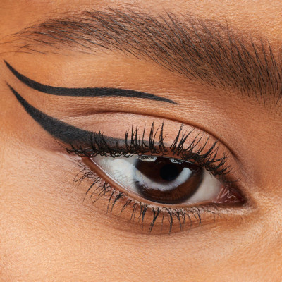ESSENCE - STAY & PLAY GEL EYELINER NOIR POT