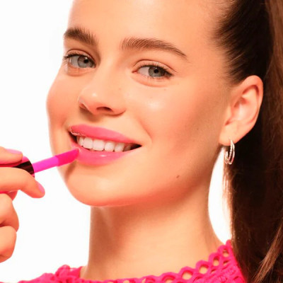 ESSENCE - HYDRA KISS LIP OIL 06 -Cranberry Is Back